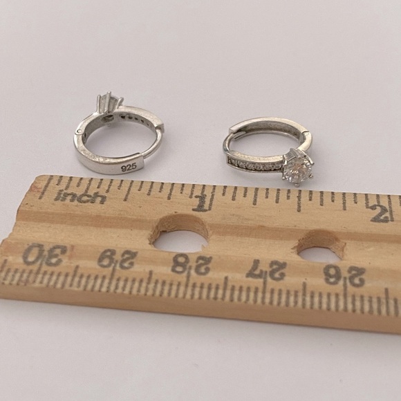 925 Silver cz hoop earrings - Picture 4 of 4